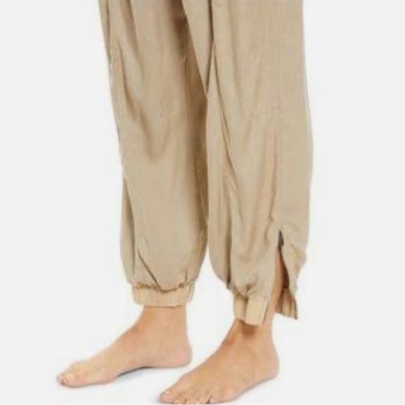✨HOST PICK✨Free People/Free People Movement Halfzies Pants. NWT - Picture 4 of 9